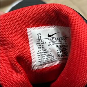 Men’s Nike basketball shoes. Sz 13